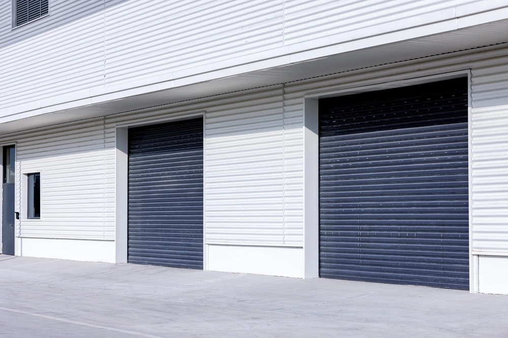 Industrial roller doors